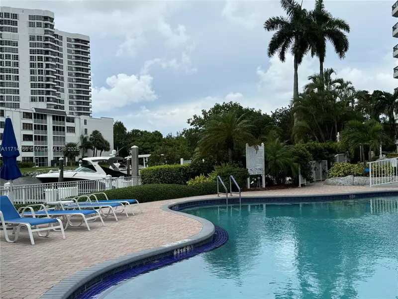 3530 Mystic Pointe Dr #2602 + Parking, Aventura, FL 33180
