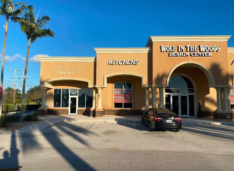 5360 S University Dr, Davie, FL 33328