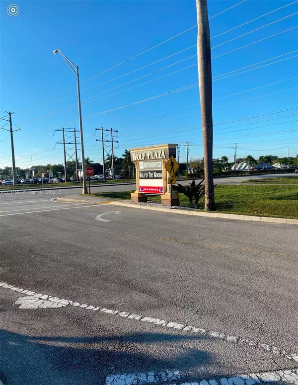 Davie, FL 33328,5360 S University Dr