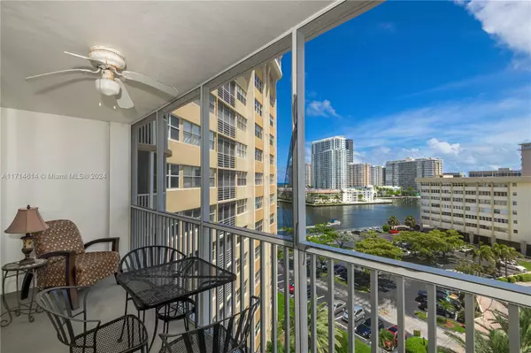 Hallandale Beach, FL 33009,100 Golden Isles Dr #814