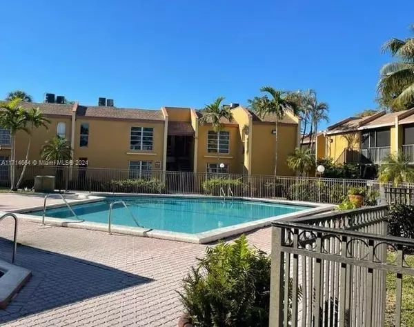 Tamarac, FL 33319,4471 Treehouse Ln #H