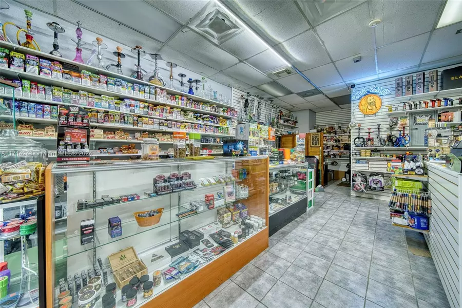 Smoke Shop For Sale In West Kendall On 137th Ave, Kendall, FL 33175