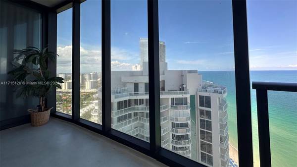 Sunny Isles Beach, FL 33160,18555 Collins Ave #3105