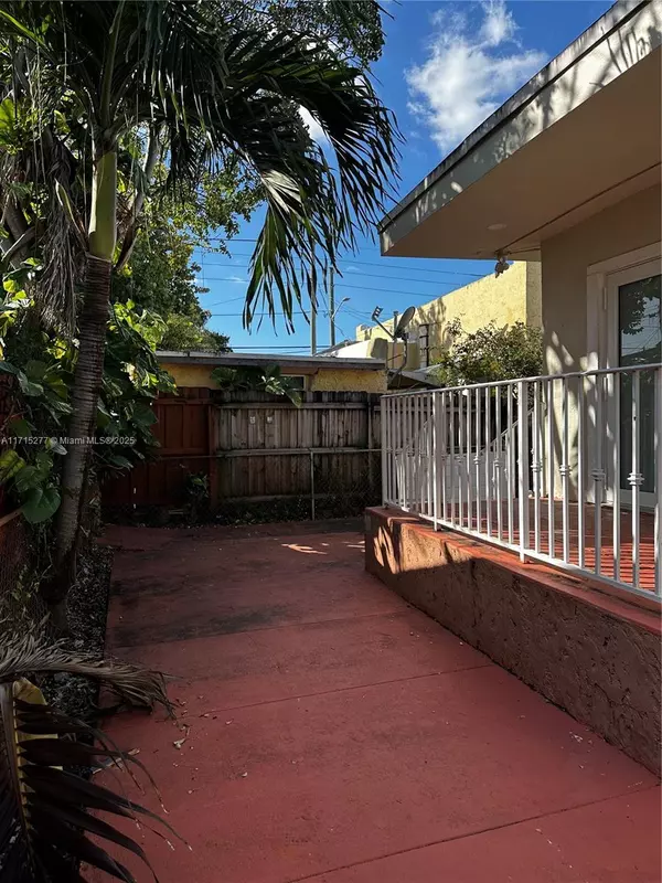 1870 NW 5th St #0, Miami, FL 33125