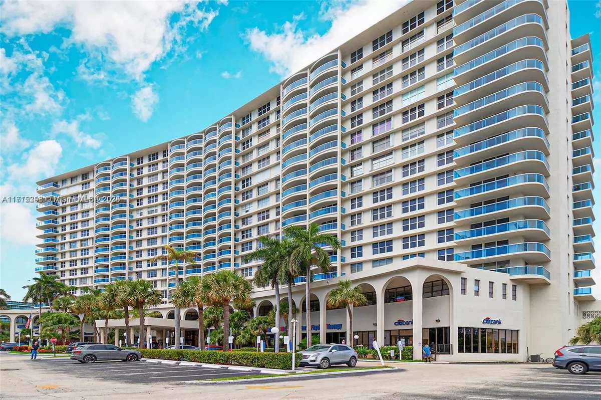 Hollywood, FL 33019,3800 S Ocean Dr #412A