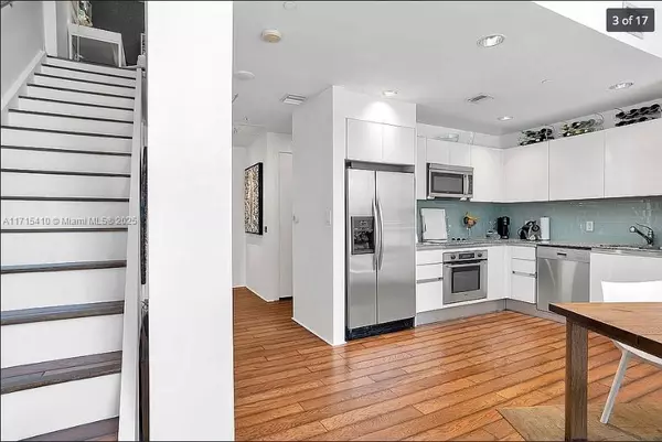 Miami, FL 33131,1050 Brickell Ave #208