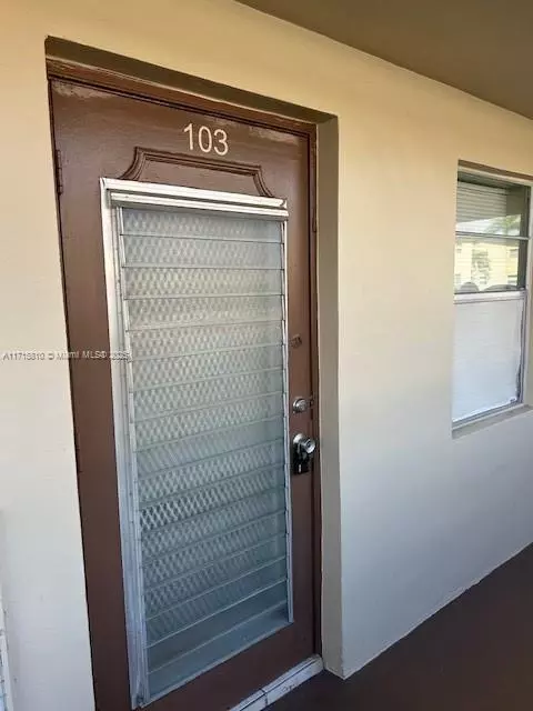 Margate, FL 33063,7500 NW 5th Pl #103