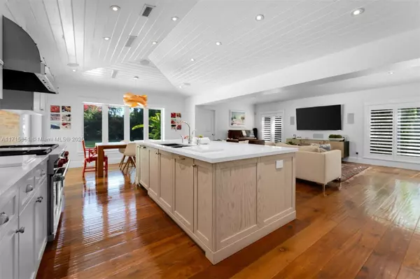 Pinecrest, FL 33156,6424 SW 109th St