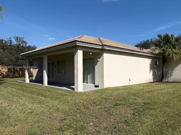 Homestead, FL 33035,2420 Fairways Dr