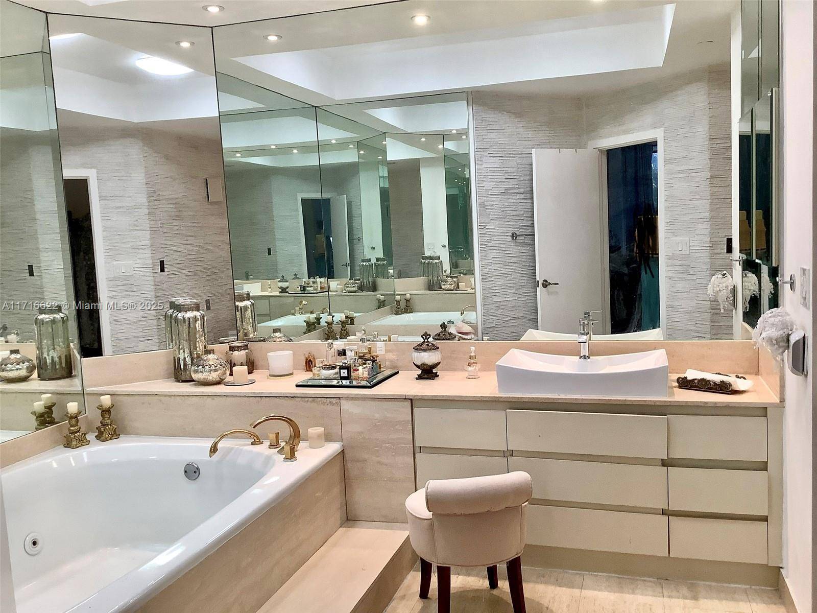 Aventura, FL 33160,4000 Island Blvd #W-STE3
