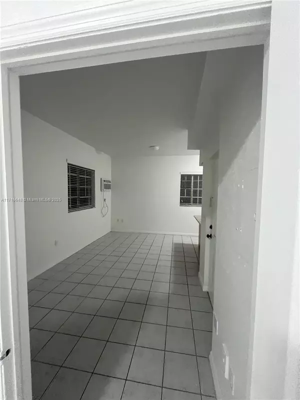 Hialeah, FL 33010,267 E 3rd St #207