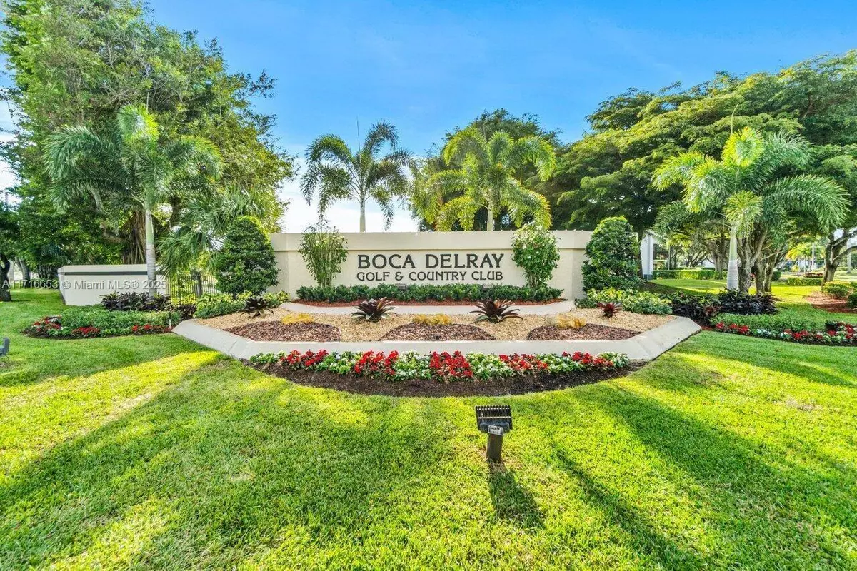 Delray Beach, FL 33484,5121 Oak Hill Ln #426