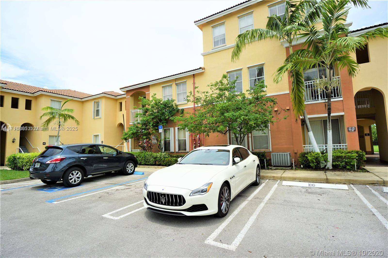 10132 NW 7th St #208, Miami, FL 33172