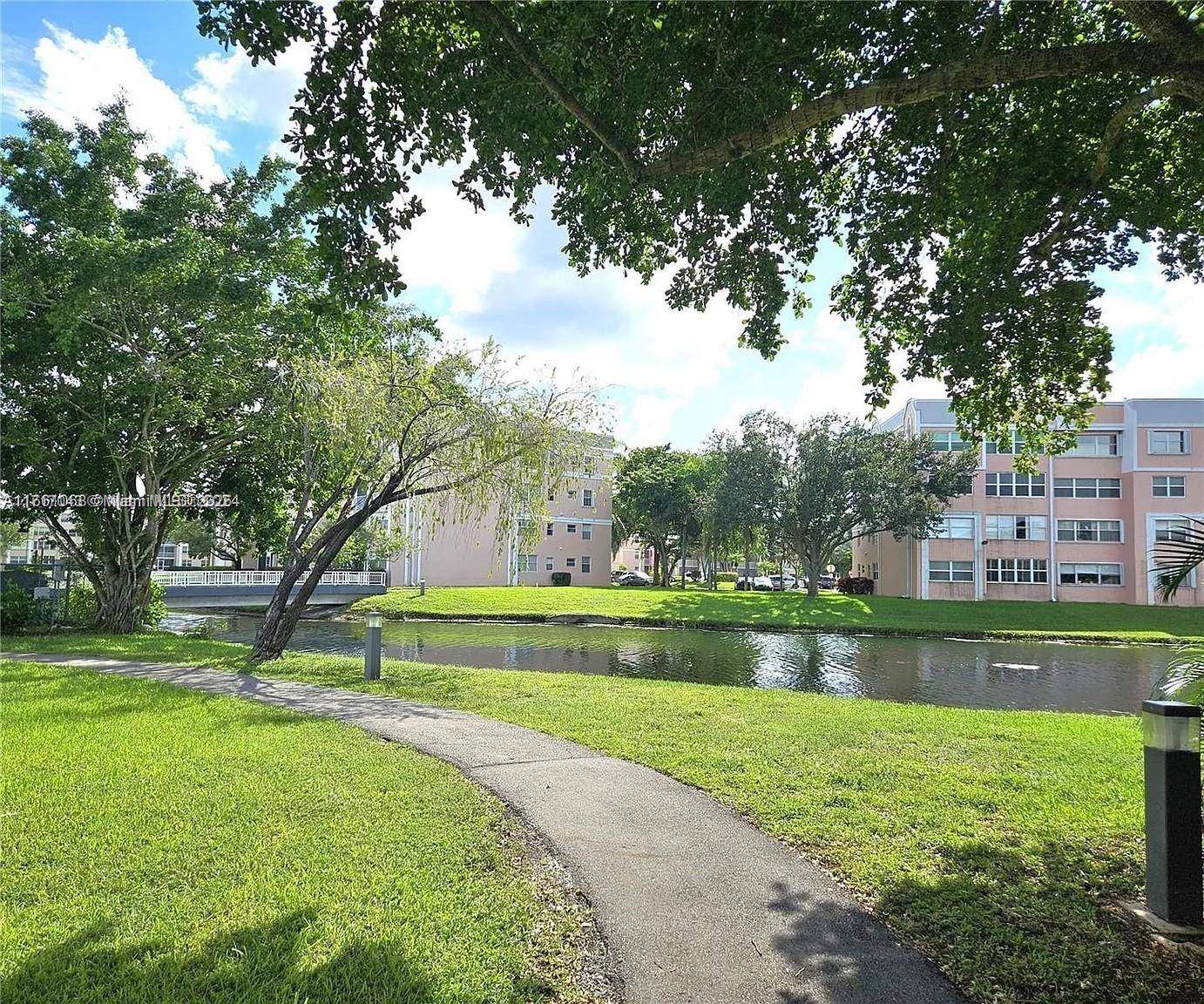 10303 Sunrise Lakes Blvd #210, Sunrise, FL 33322
