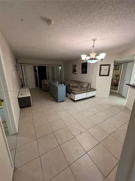 8871 Wiles Rd #208, Coral Springs, FL 33067