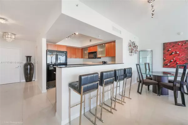 Sunny Isles Beach, FL 33160,16699 Collins Ave #2407