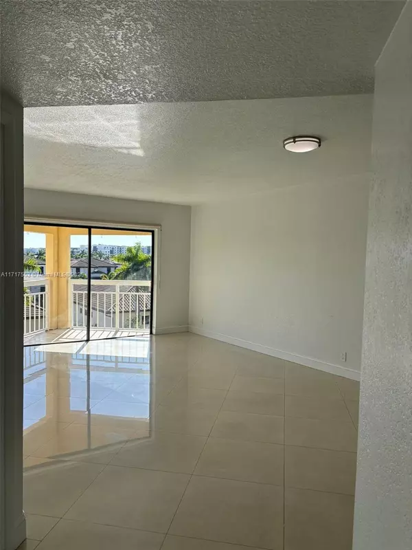 Doral, FL 33166,8290 Lake Dr #507