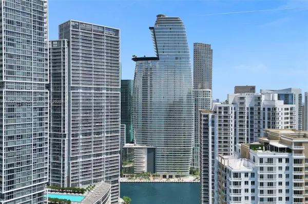 300 Biscayne Blvd Way #3704, Miami, FL 33131