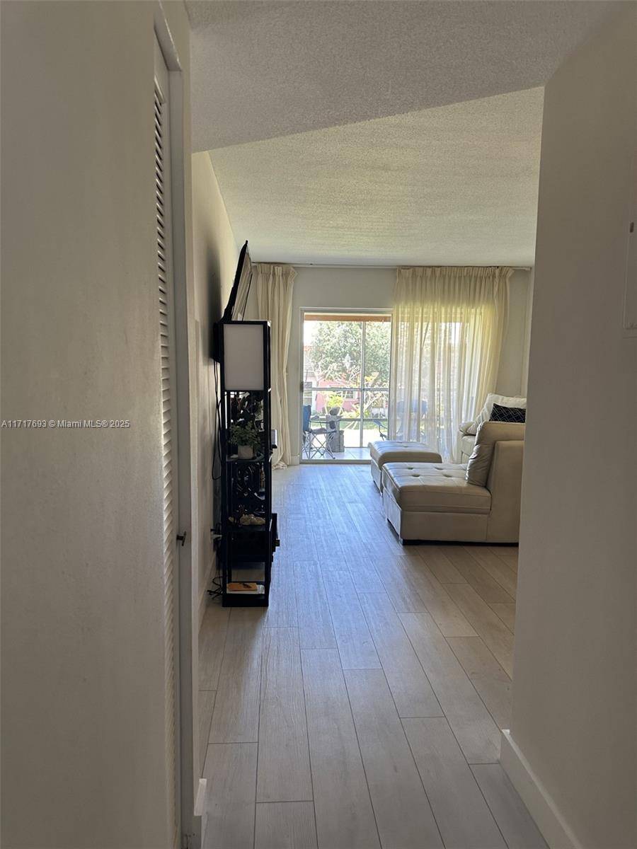 Boca Raton, FL 33431,300 NE 20th St #6060