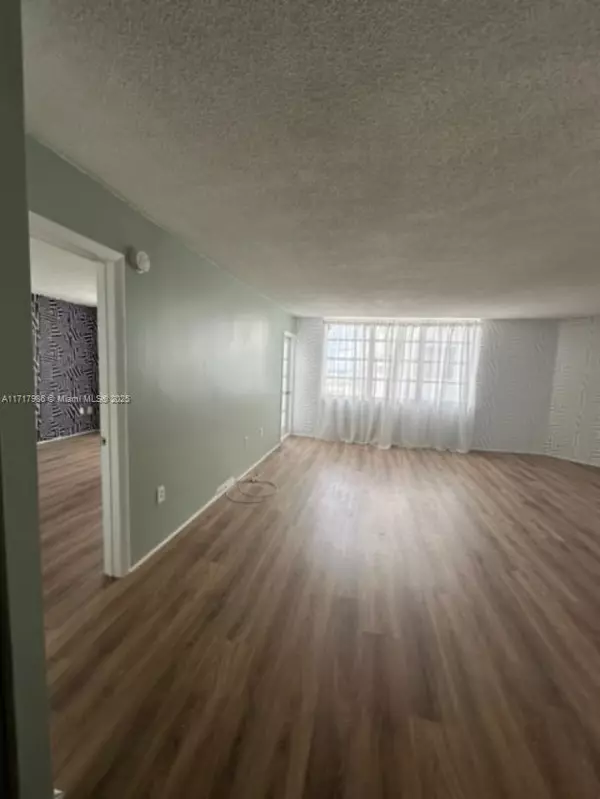Aventura, FL 33160,2750 NE 183rd St #2106