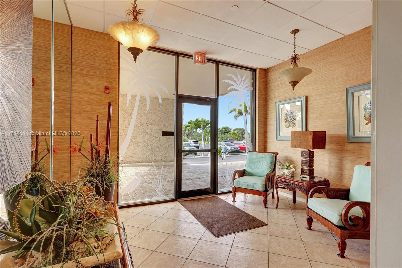 Hutchinson Island, FL 34949,5061 N Jimmy Buffet Memorial Highway #505