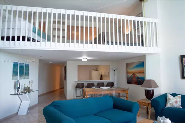 Miami Beach, FL 33140,5445 Collins Ave #M21