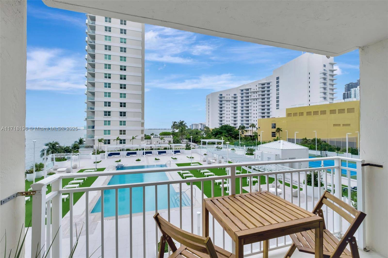 Miami, FL 33131,770 Claughton Island Dr #614