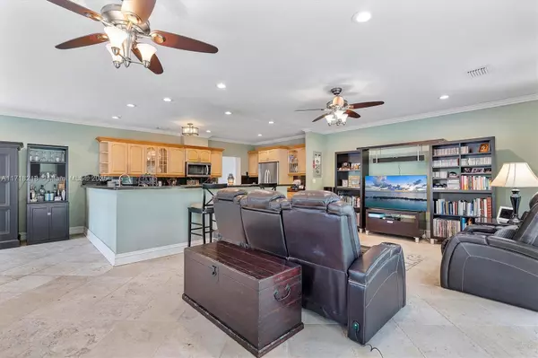 Miami Shores, FL 33150,151 NW 92nd St
