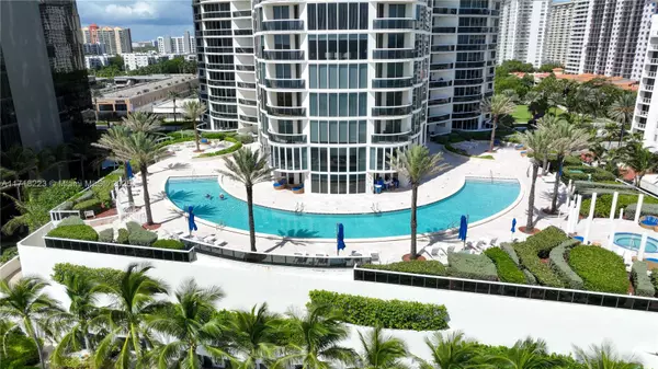 Sunny Isles Beach, FL 33160,17201 Collins Ave #706