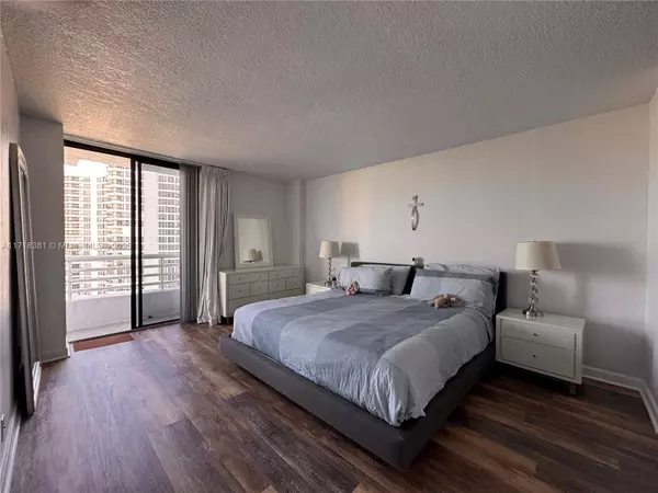 Aventura, FL 33180,3300 NE 192nd St #1408
