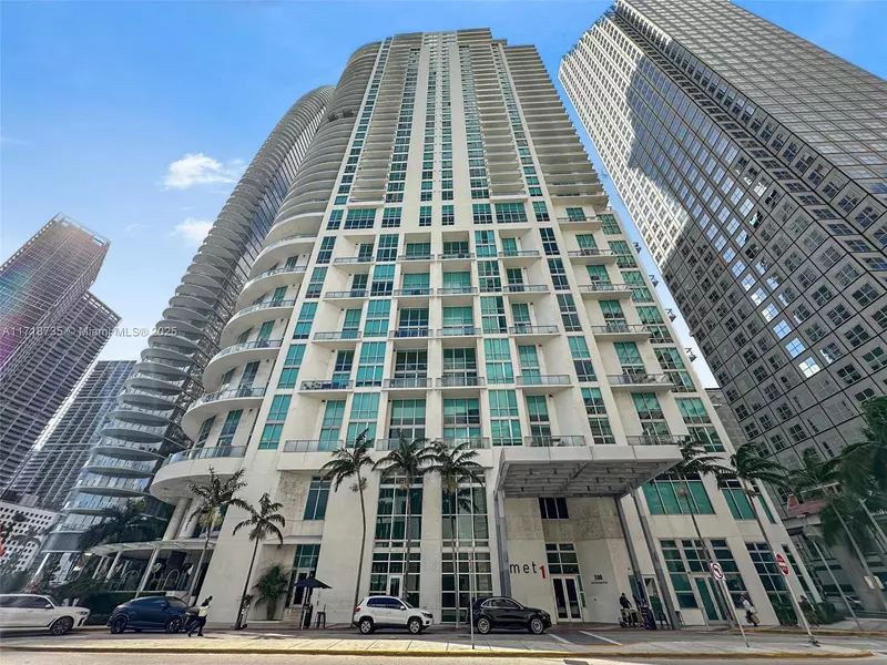 300 S Biscayne Blvd #T-1508, Miami, FL 33131