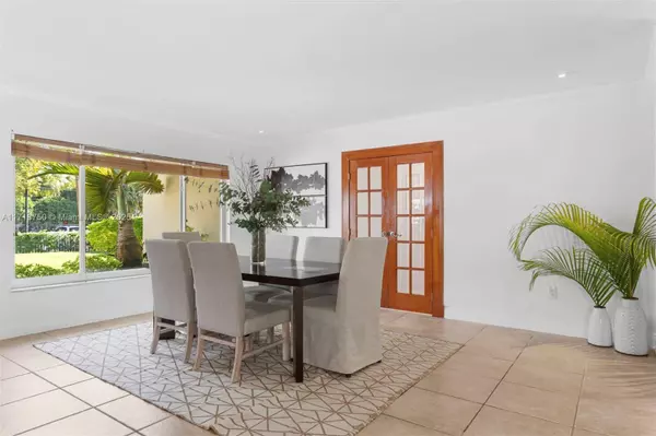 Miami Beach, FL 33140,6140 Pine Tree Drive