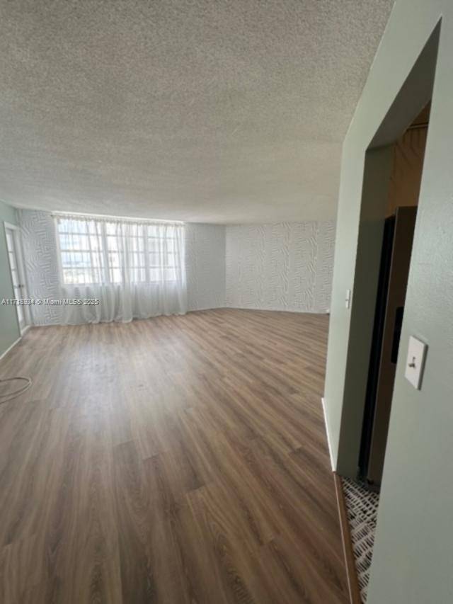 Aventura, FL 33160,2750 NE 183rd St #2106