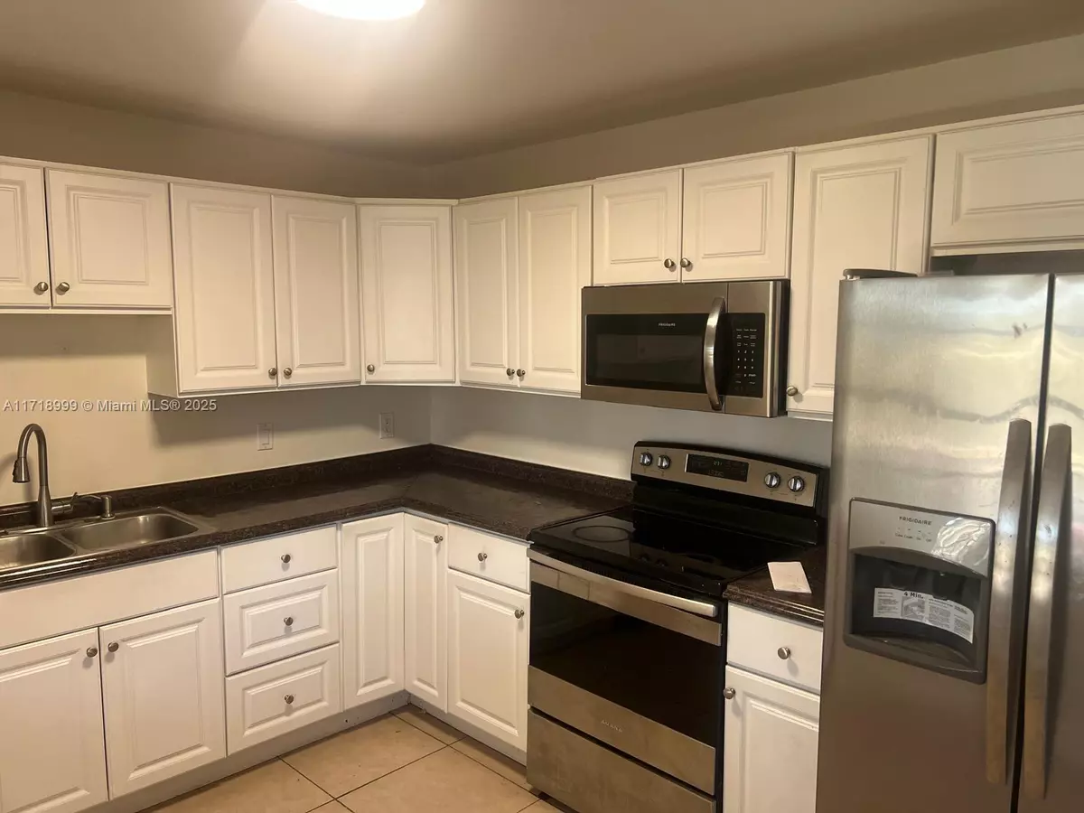 Coral Springs, FL 33065,8900 W SAMPLE ROAD #204