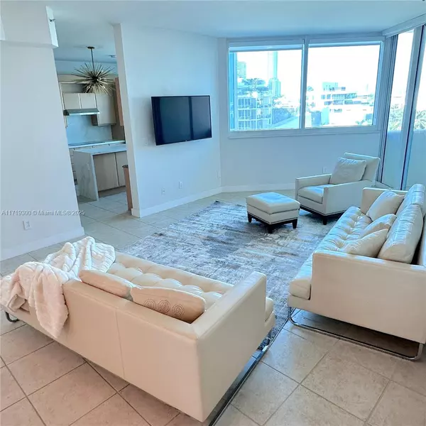 Miami Beach, FL 33139,300 S Pointe Dr #704