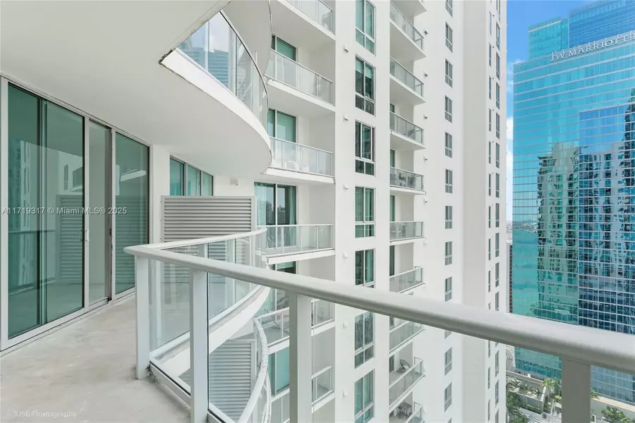 300 S Biscayne Blvd #T-2807, Miami, FL 33131