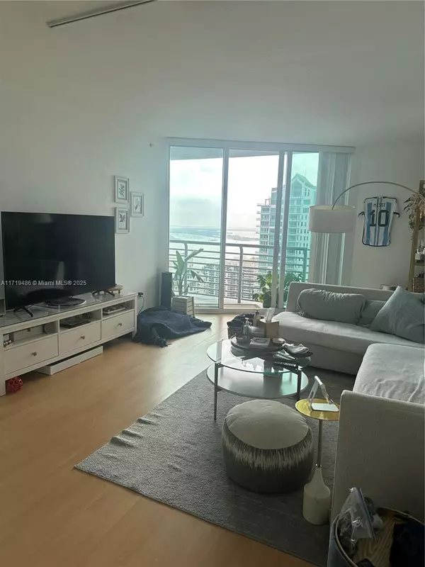 325 S Biscayne Blvd #4217, Miami, FL 33131