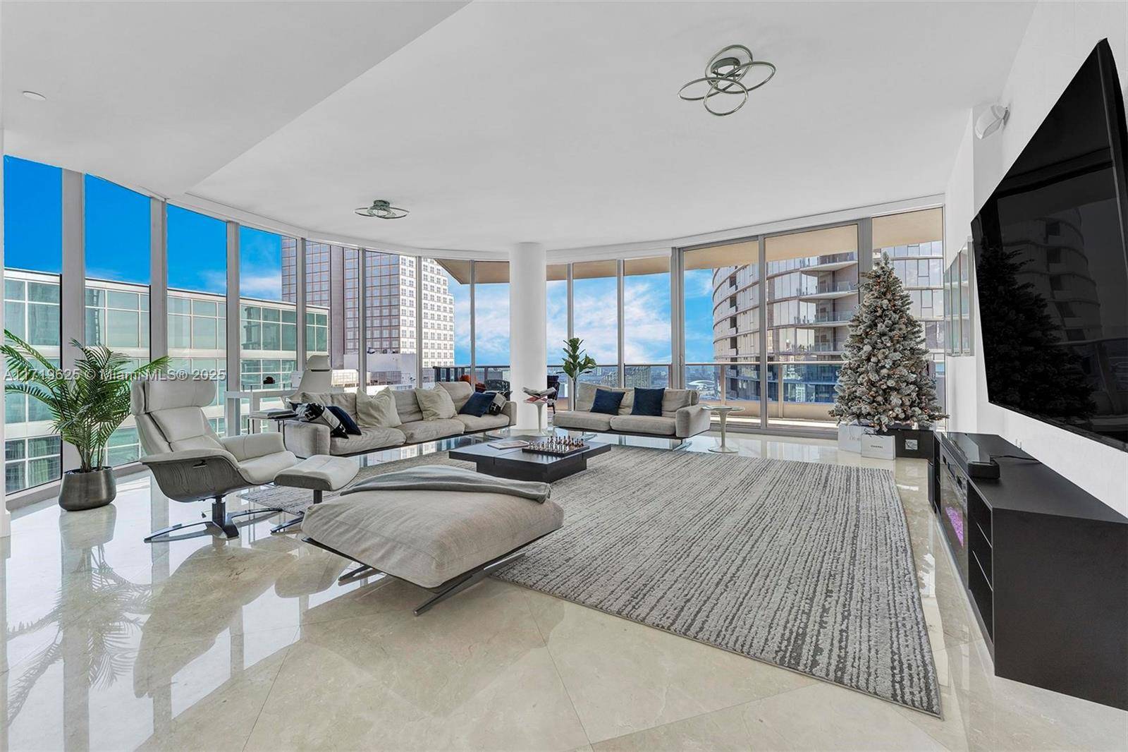 Miami, FL 33131,200 Biscayne Boulevard Way #5001