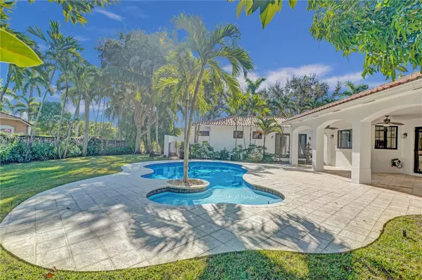 Palmetto Bay, FL 33157,7935 SW 168th St