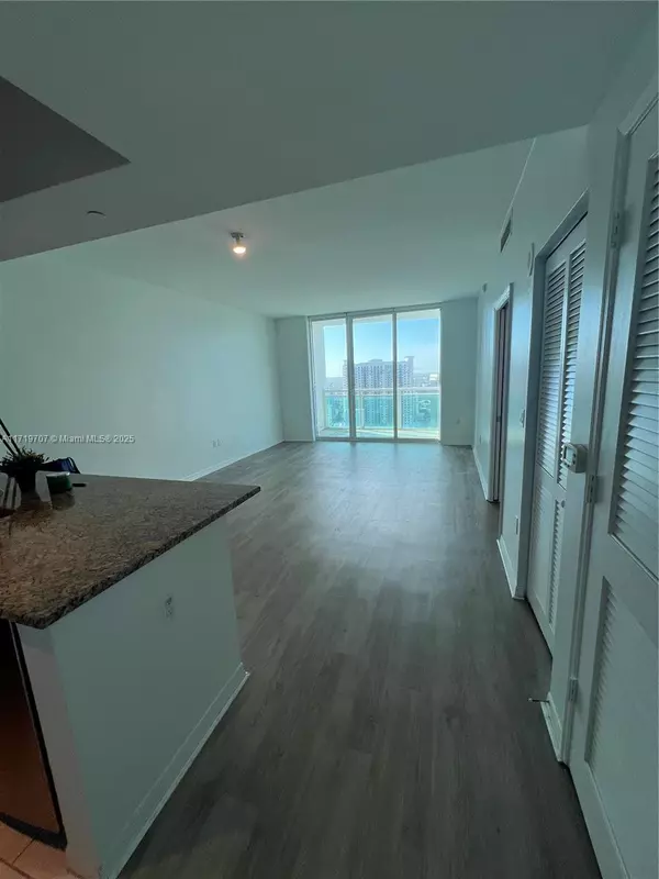 Miami, FL 33131,951 Brickell Ave #3303