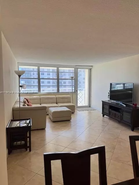 Sunny Isles Beach, FL 33160,251 174th St #1112