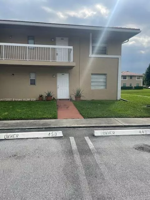 Coral Springs, FL 33071,9962 Twin Lakes #7-P