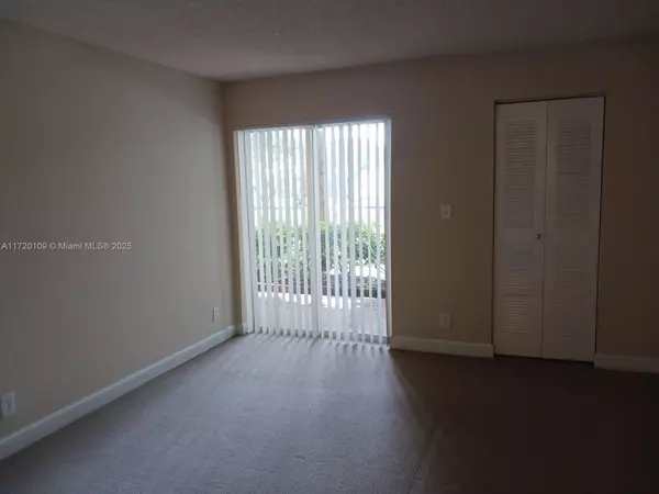 Tamarac, FL 33321,7630 Westwood Dr #305