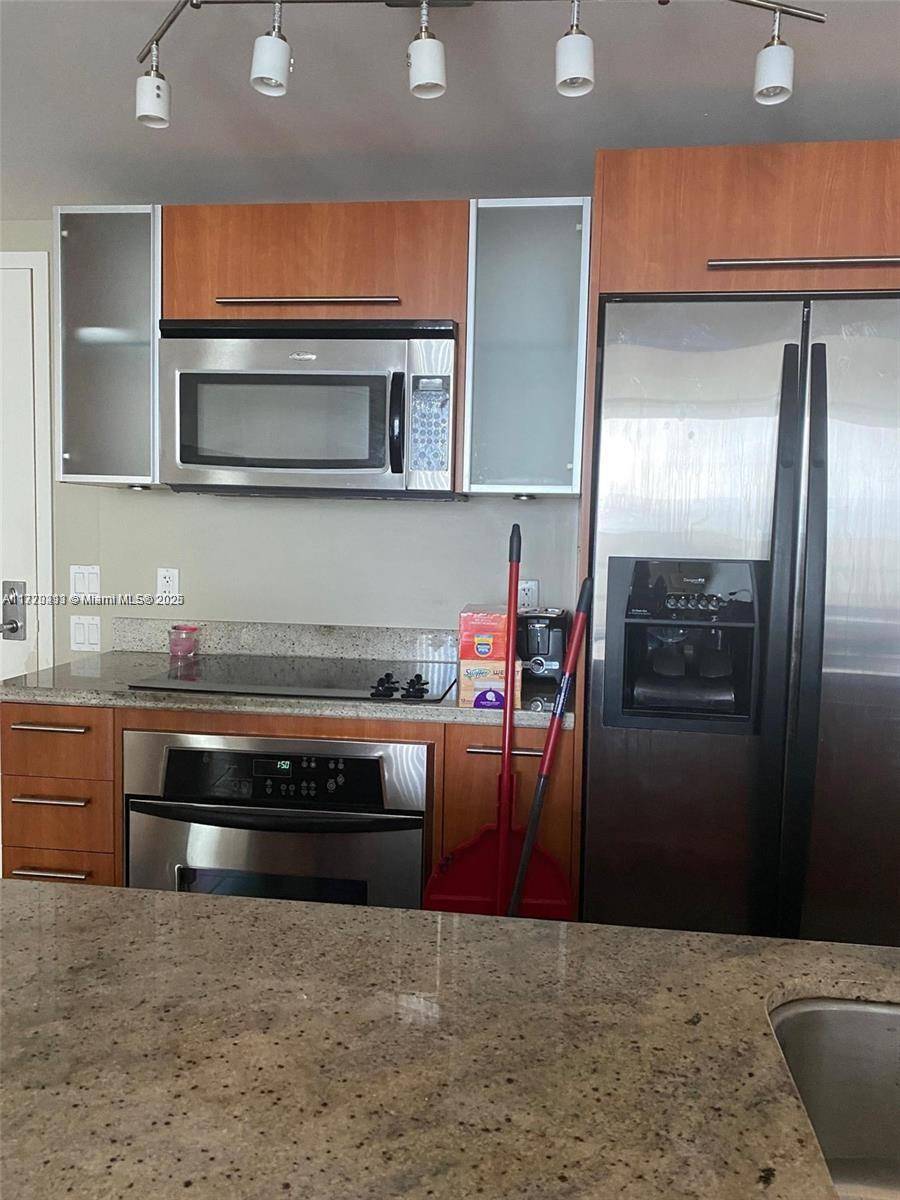 Miami, FL 33130,185 SW 7th St #3110