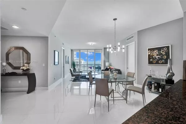 Sunny Isles Beach, FL 33160,15811 Collins Ave #503