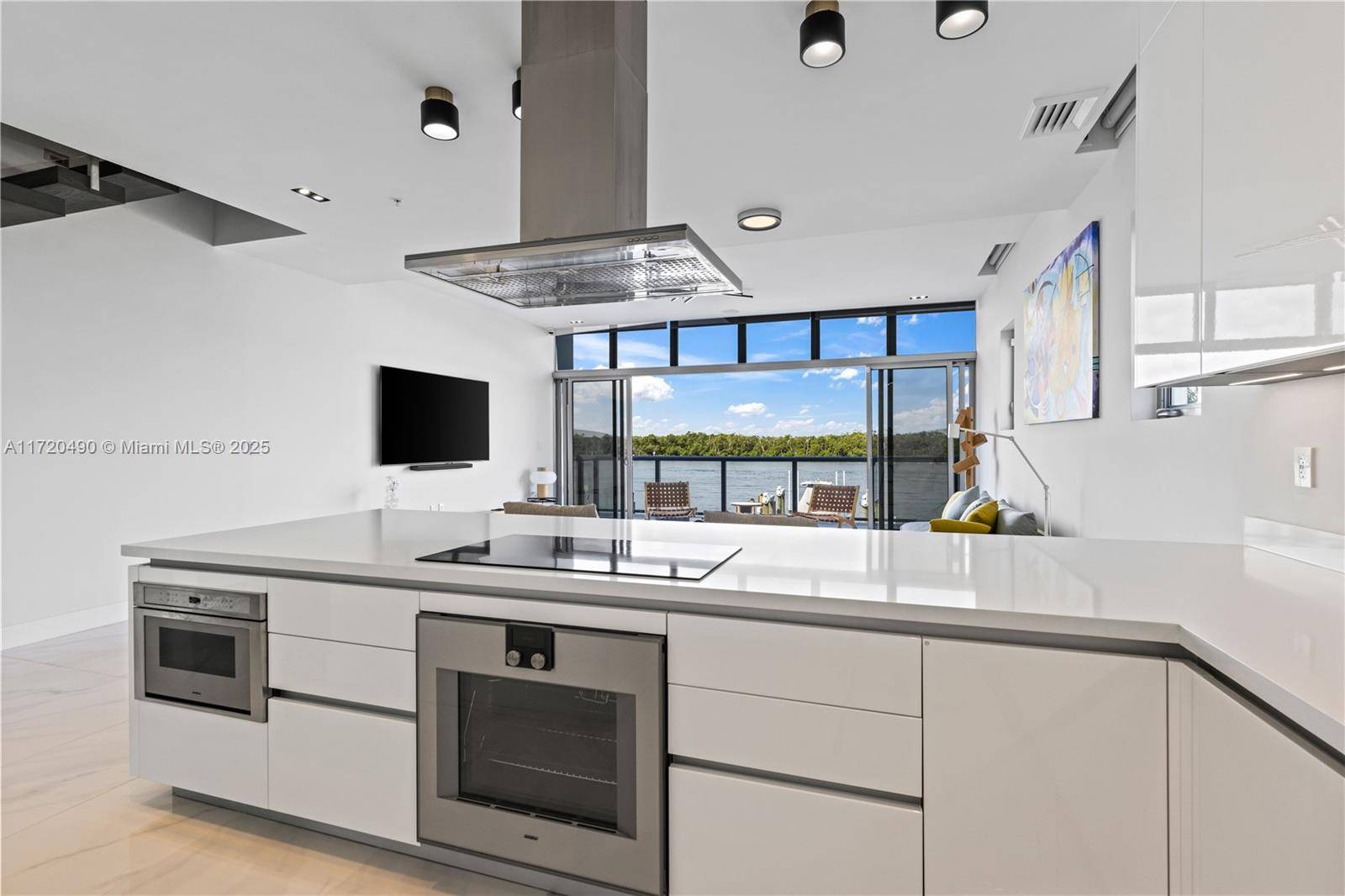 Hollywood, FL 33019,2890 N Ocean Dr #2890