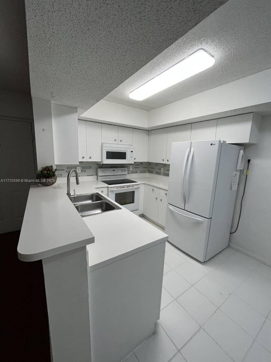 Coconut Creek, FL 33073,5540 NW 61st St #422