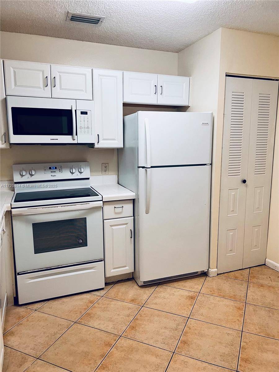 Coral Springs, FL 33071,1024 Coral Club Dr #1024