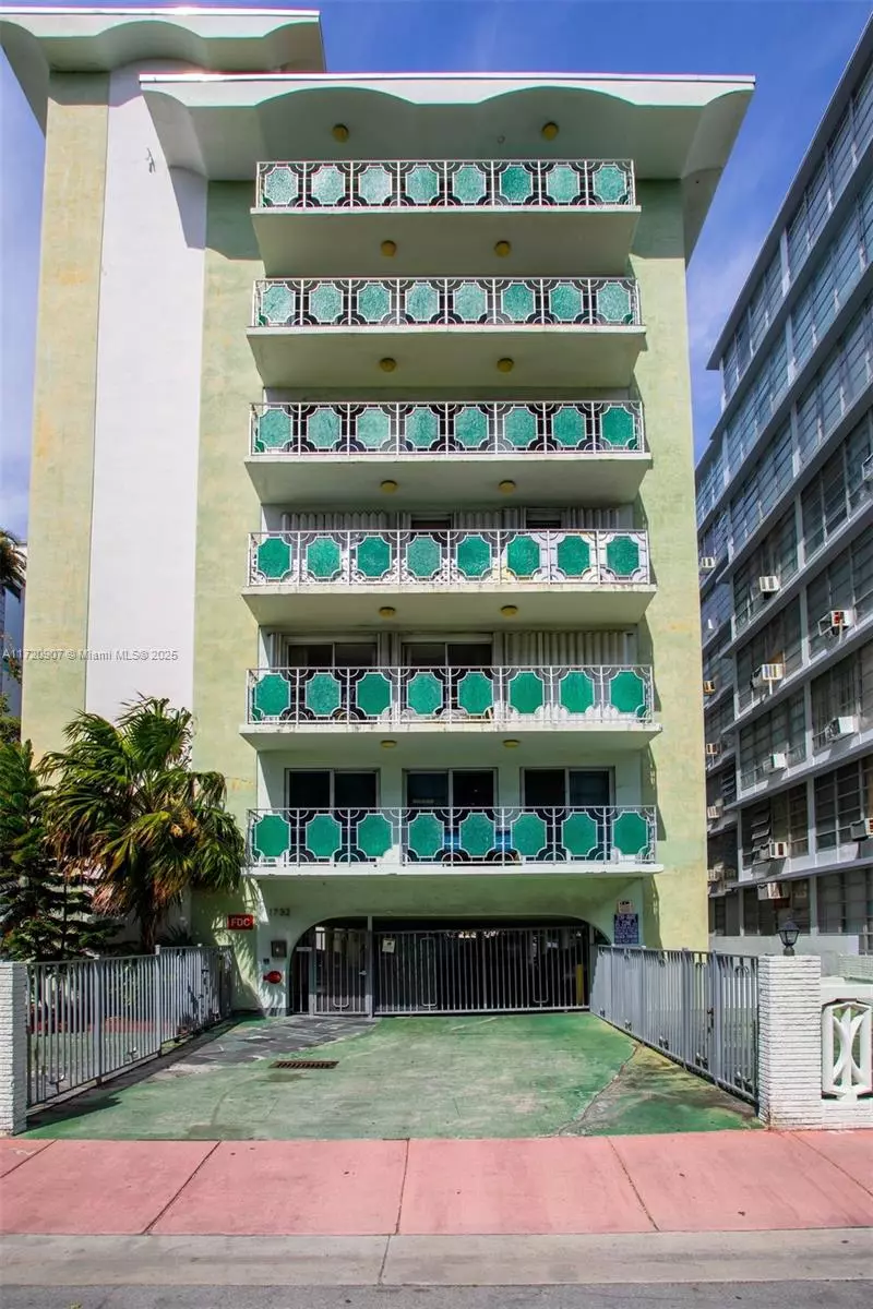 Miami Beach, FL 33139,1732 Meridian Ave #202