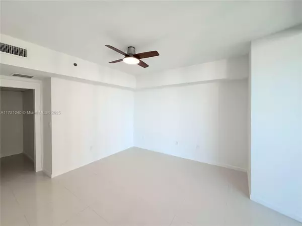 Miami, FL 33131,495 Brickell Ave #4606